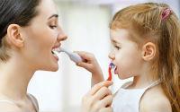 Как научить ребенка чистить зубы?