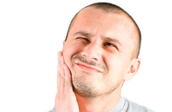 Болит зуб после удаления. Почему и что делать?