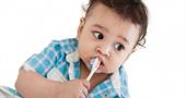 Коли потрібно починати чистити зуби малюкові та як це правильно робити?